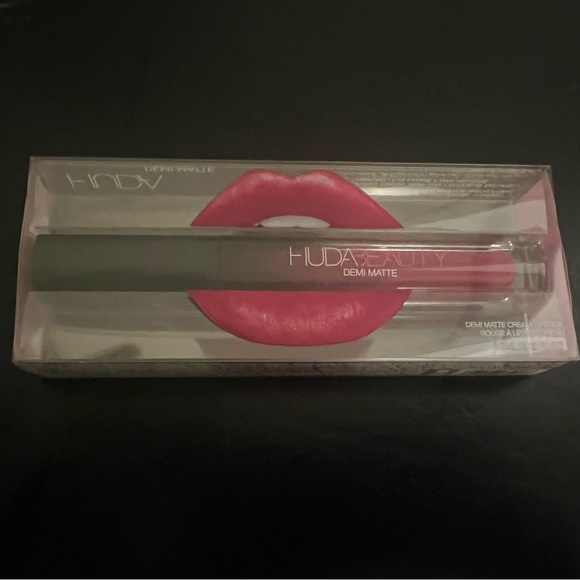 Huda Beauty Demi Matte Cream Liquid Lipstick - Passionista - Picture 2 of 3